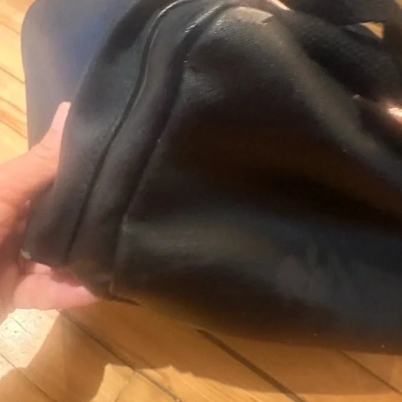 🖤 Skip Hop Greenwich Simply Chic Diaper Backpack – Black Vegan Leather - Picture 3 of 6